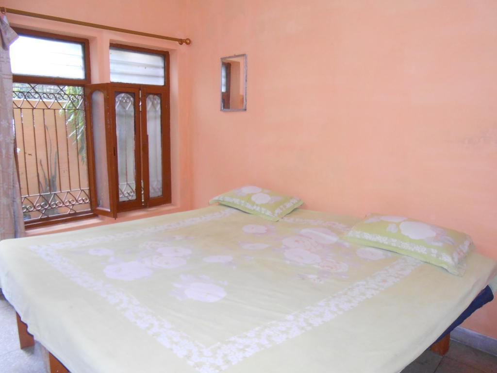 Maruti Guest House Varanasi Phòng bức ảnh